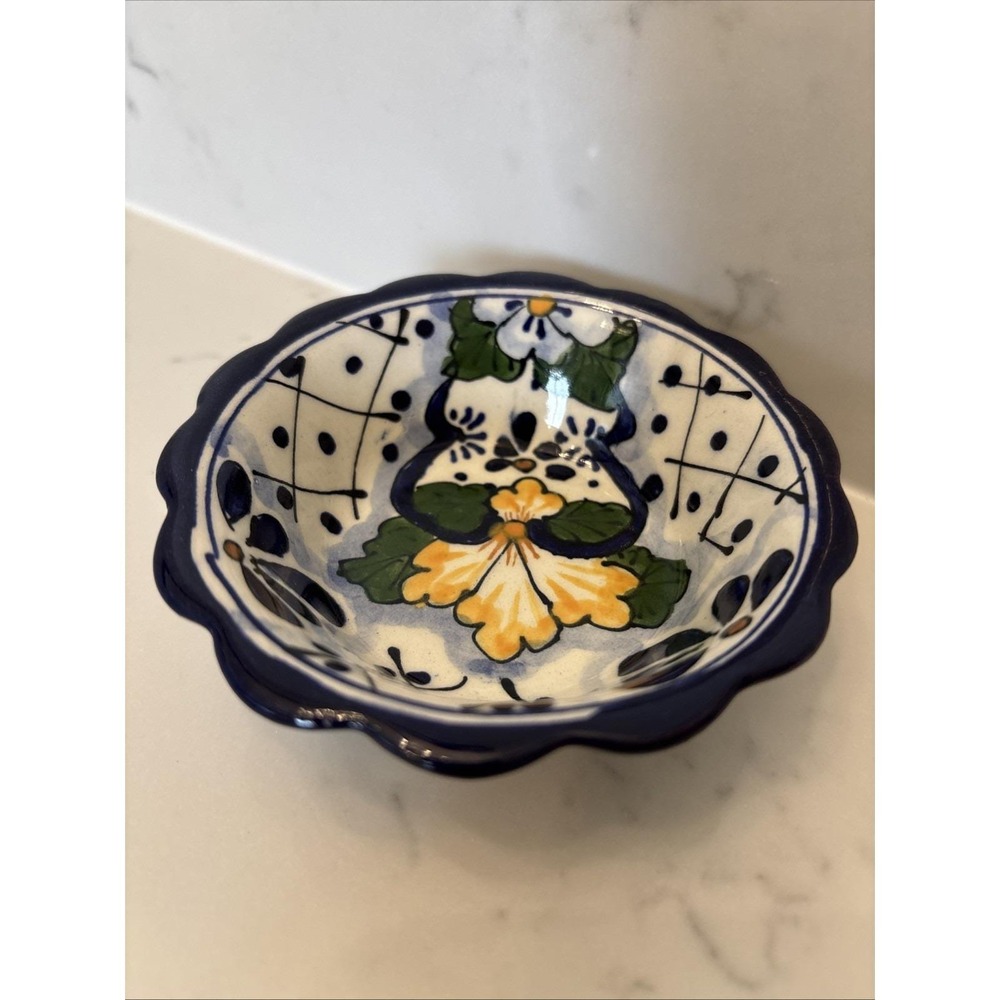 Mexican Pottery Trinket Dish With Scalloped Edging Handpainted Marked Mexico 4"